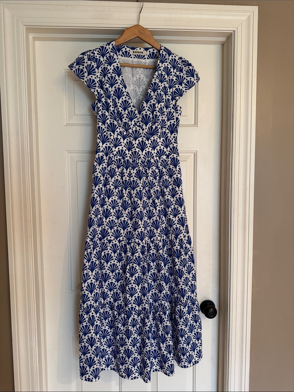 Boden Blue and White Printed V-Neck Maxi Dress Size 4
